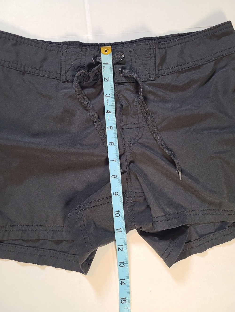 Okami Surf Black Women's Swim  Shorts Size 6 EUC Side Pockets Front Tie - Picture 5 of 10